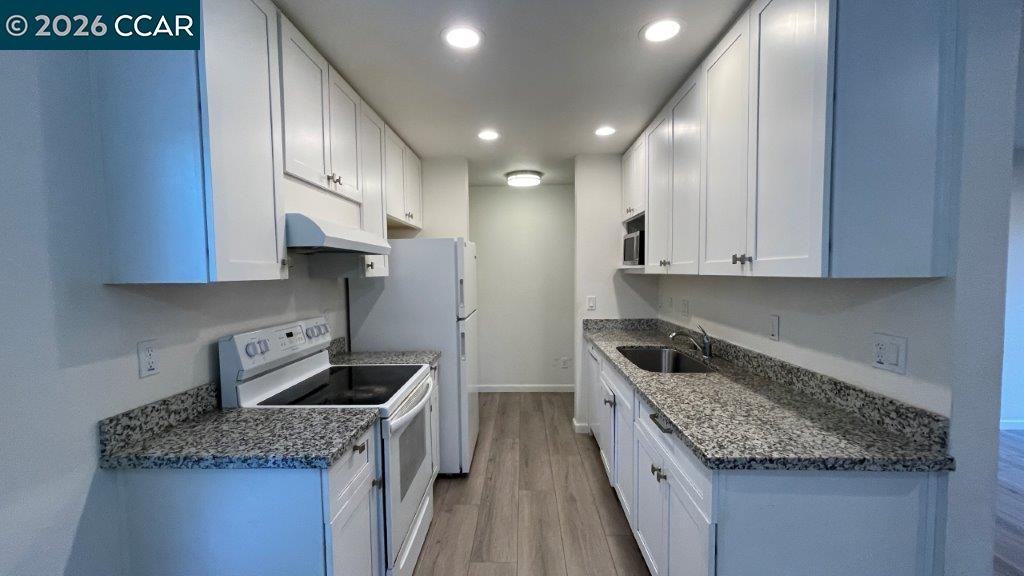 Scottsdale #1919-24 - Photo 4 of 17