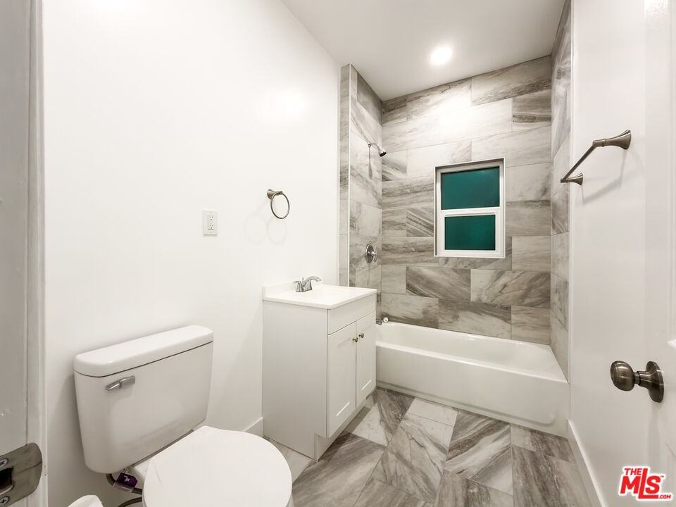 908 S Normandie Ave #908-9 - Photo 7 of 16