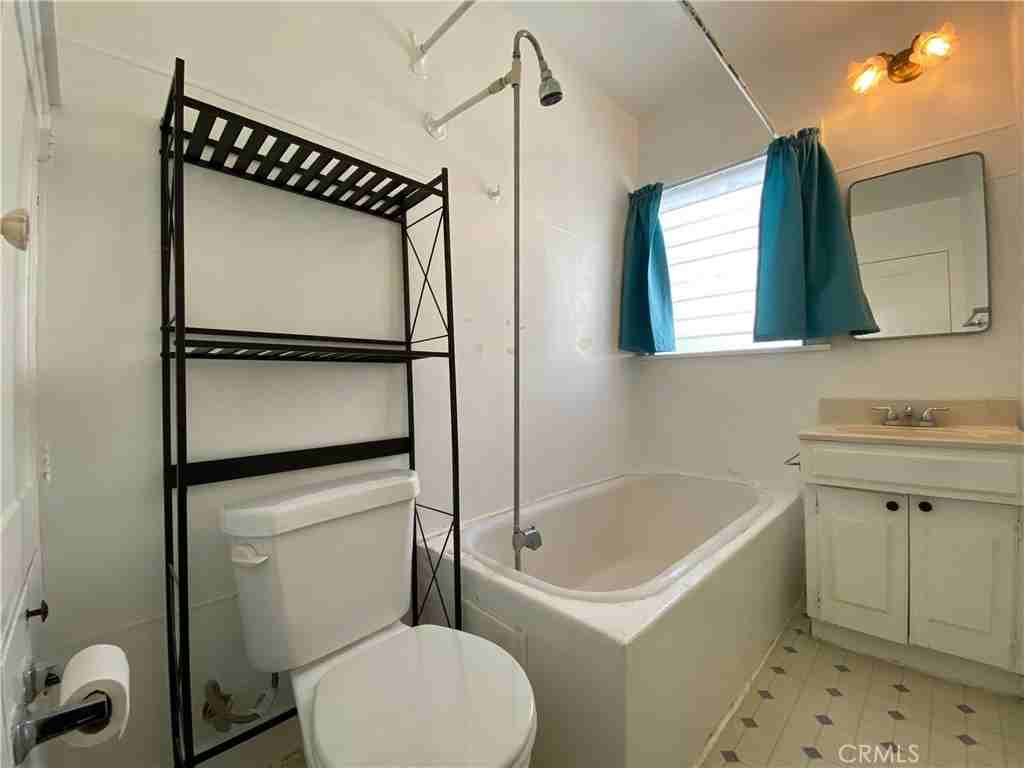 1714 Gillette Crst #1714C - Photo 2 of 11