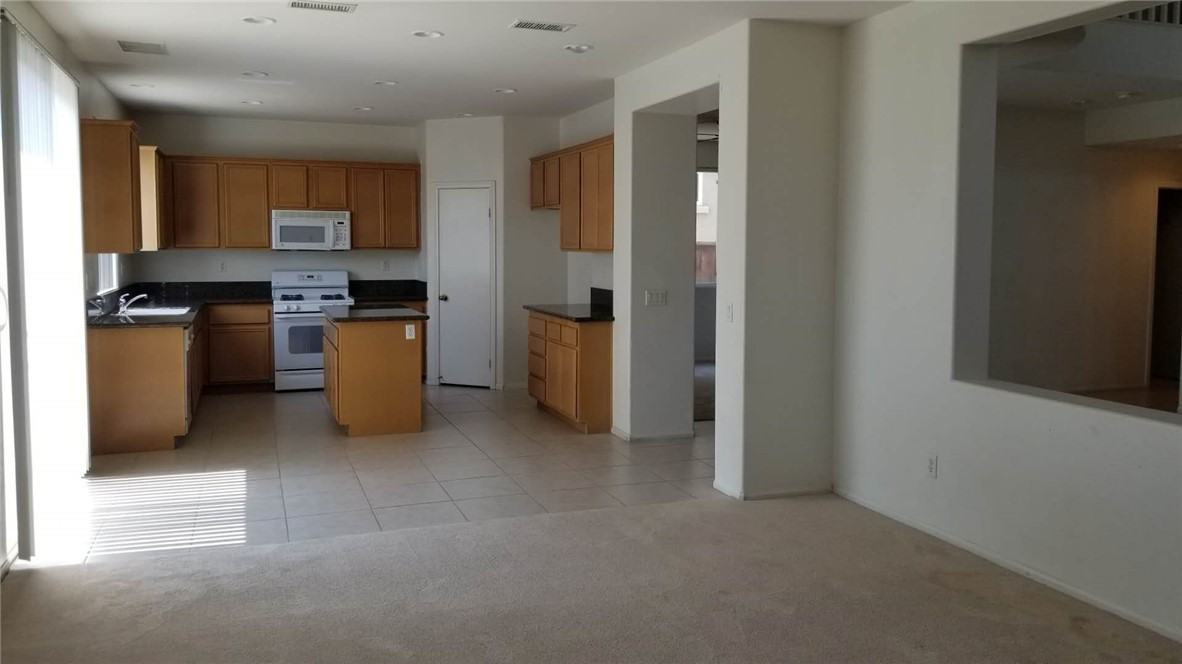 37239 Winged Foot Rd #37239 - Photo 4 of 10