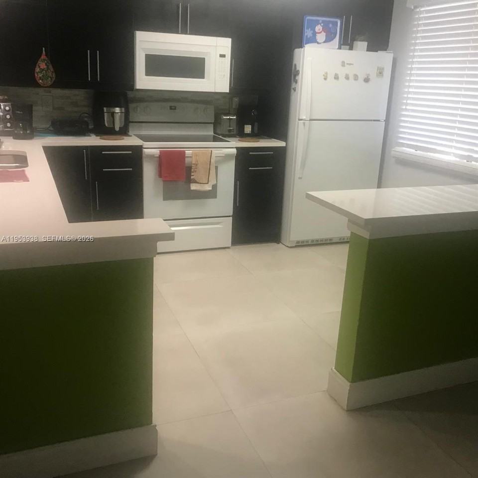 195 Lakeview Dr #195-104 - Photo 4 of 8