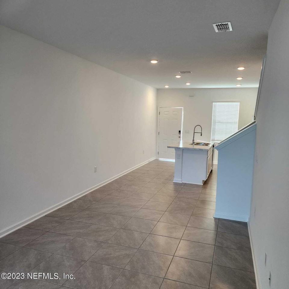 8409 Zenith Cir #8409 - Photo 6 of 23