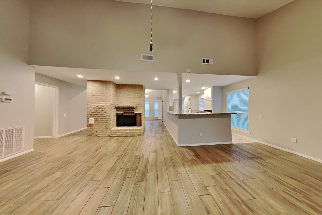 6302 Crakston St #6302 - Photo 7 of 18