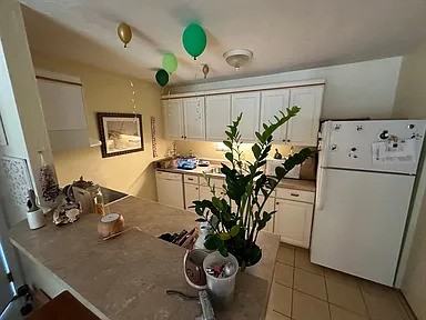 1035 SW 9th StJ4 #J4 - Photo 4 of 12