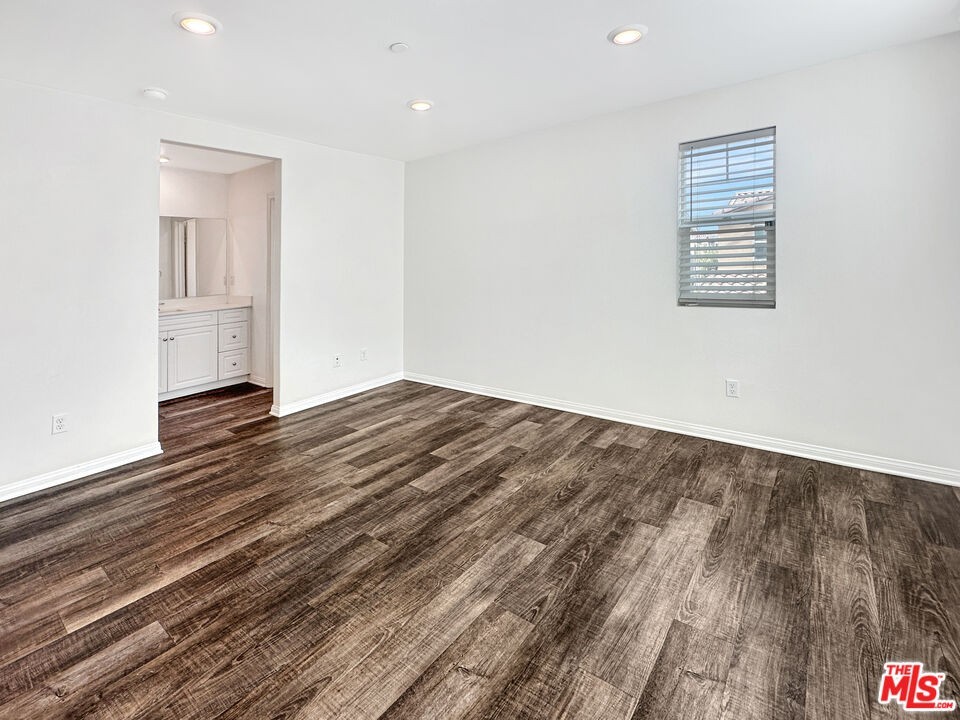 27607 Sawtooth Ln #27607 - Photo 2 of 18