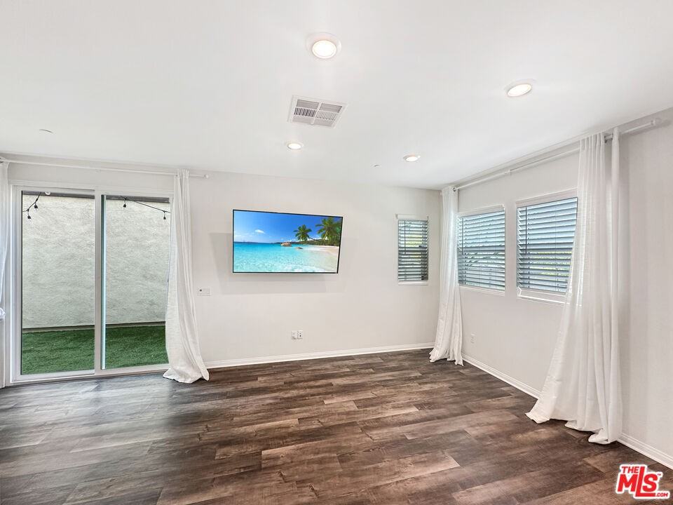 27607 Sawtooth Ln #27607 - Photo 4 of 18