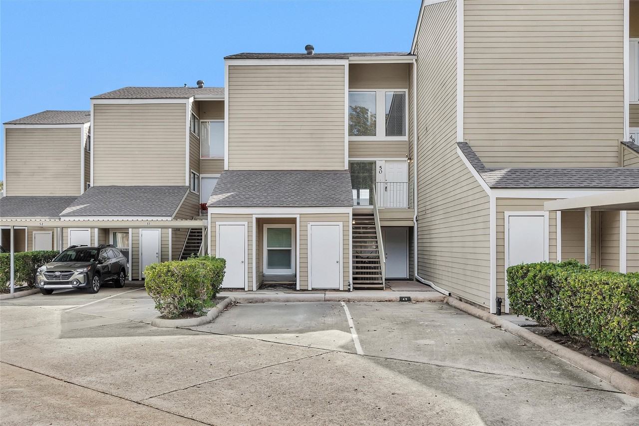 50 April Point Dr S #50-50 - Photo 2 of 30