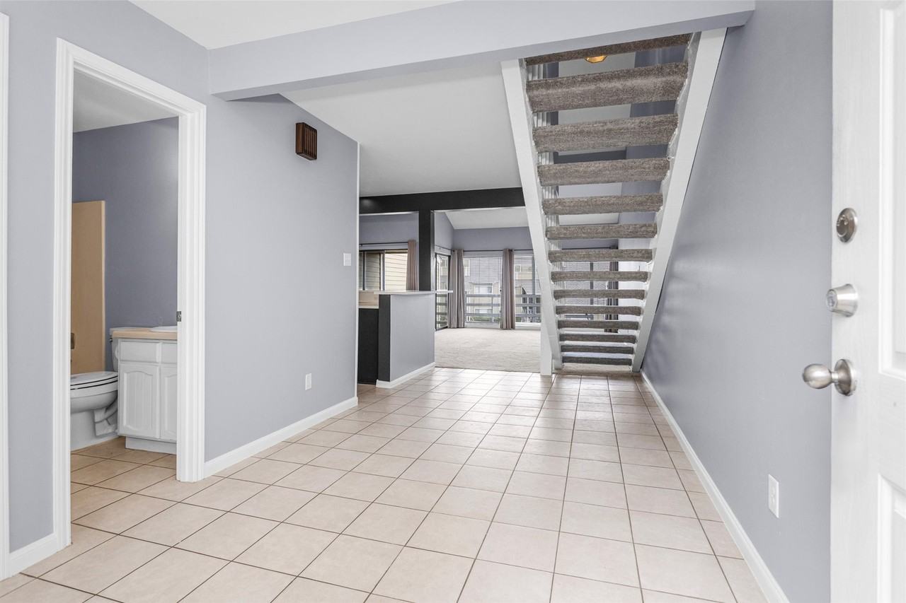 50 April Point Dr S #50-50 - Photo 3 of 30