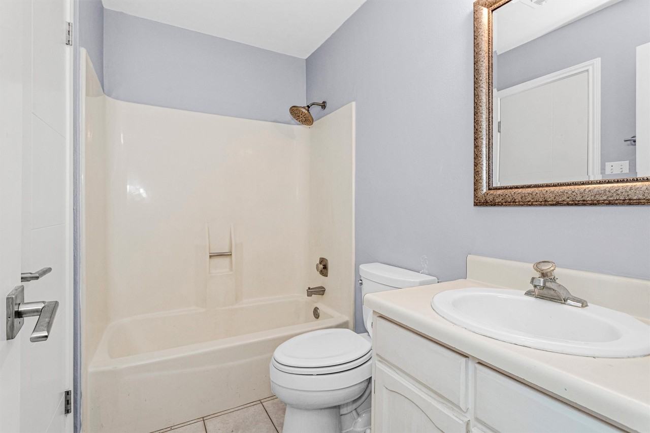 50 April Point Dr S #50-50 - Photo 4 of 30