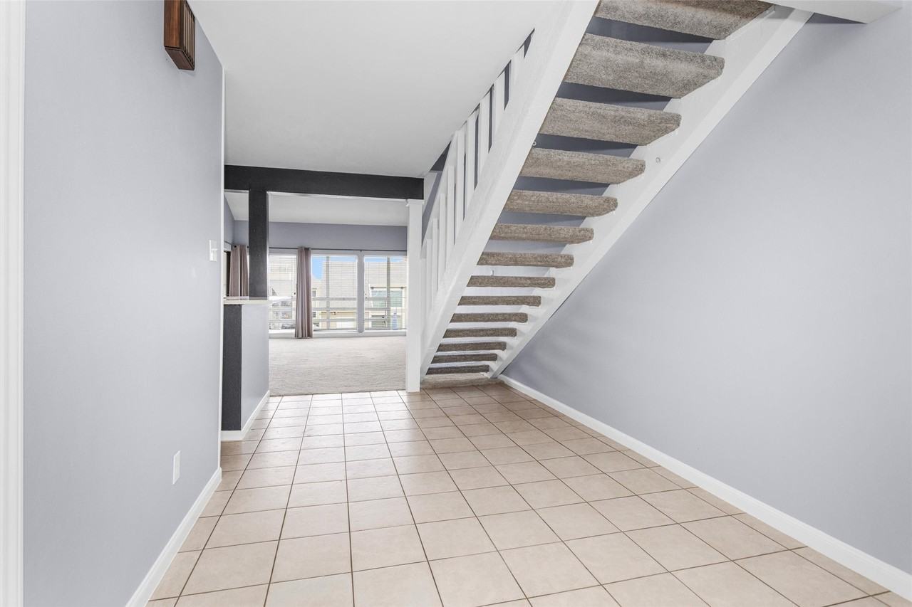 50 April Point Dr S #50-50 - Photo 7 of 30