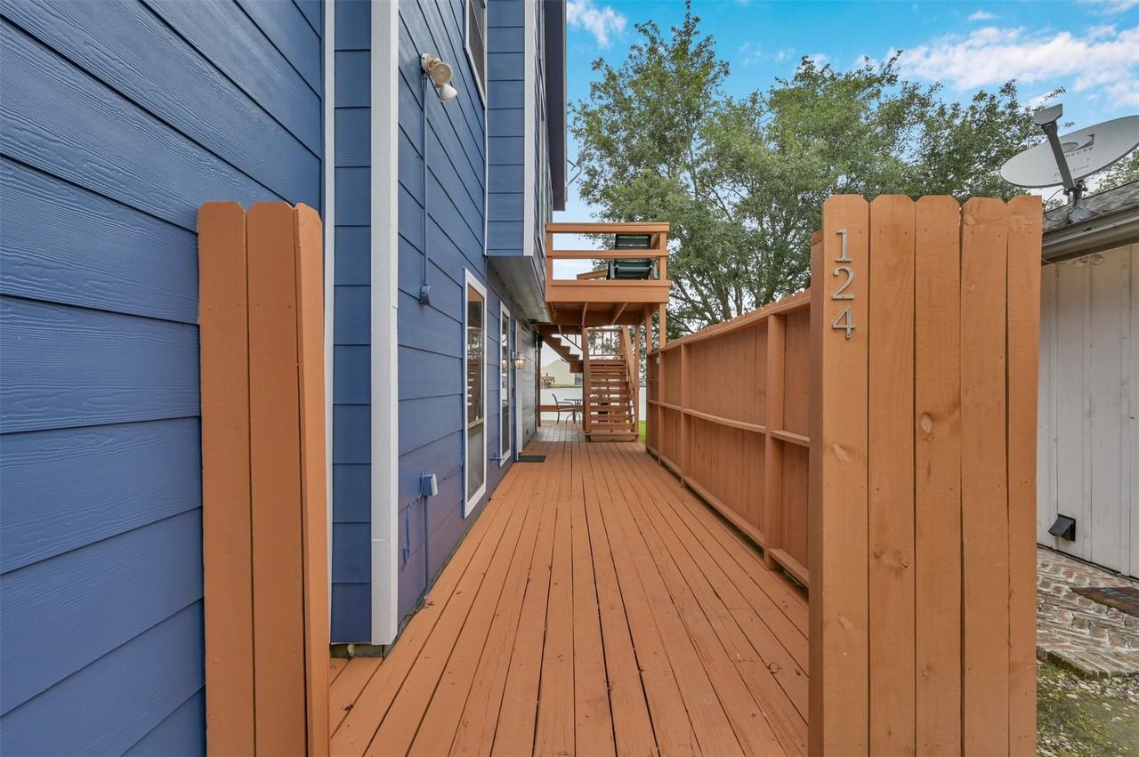 124 April Point Dr N #124 - Photo 3 of 26