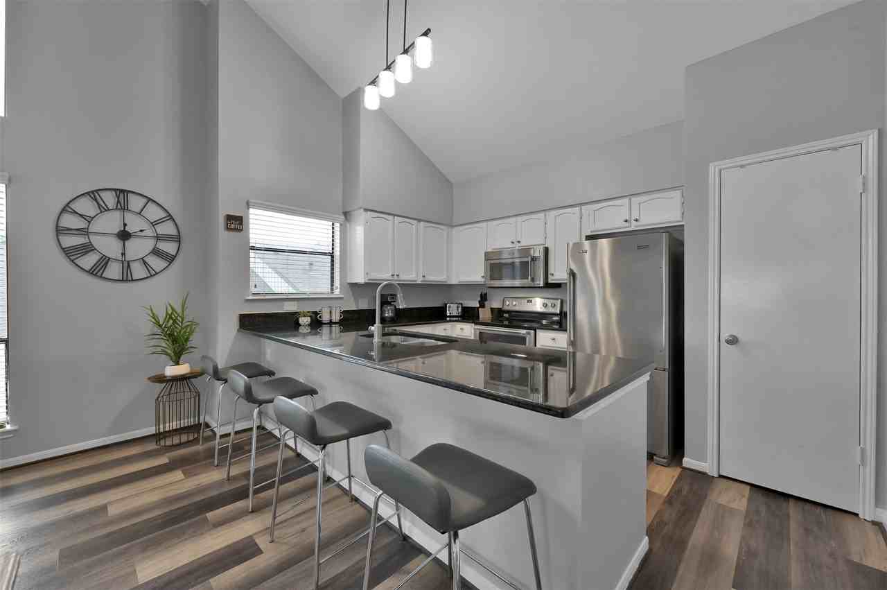 124 April Point Dr N #124 - Photo 6 of 26