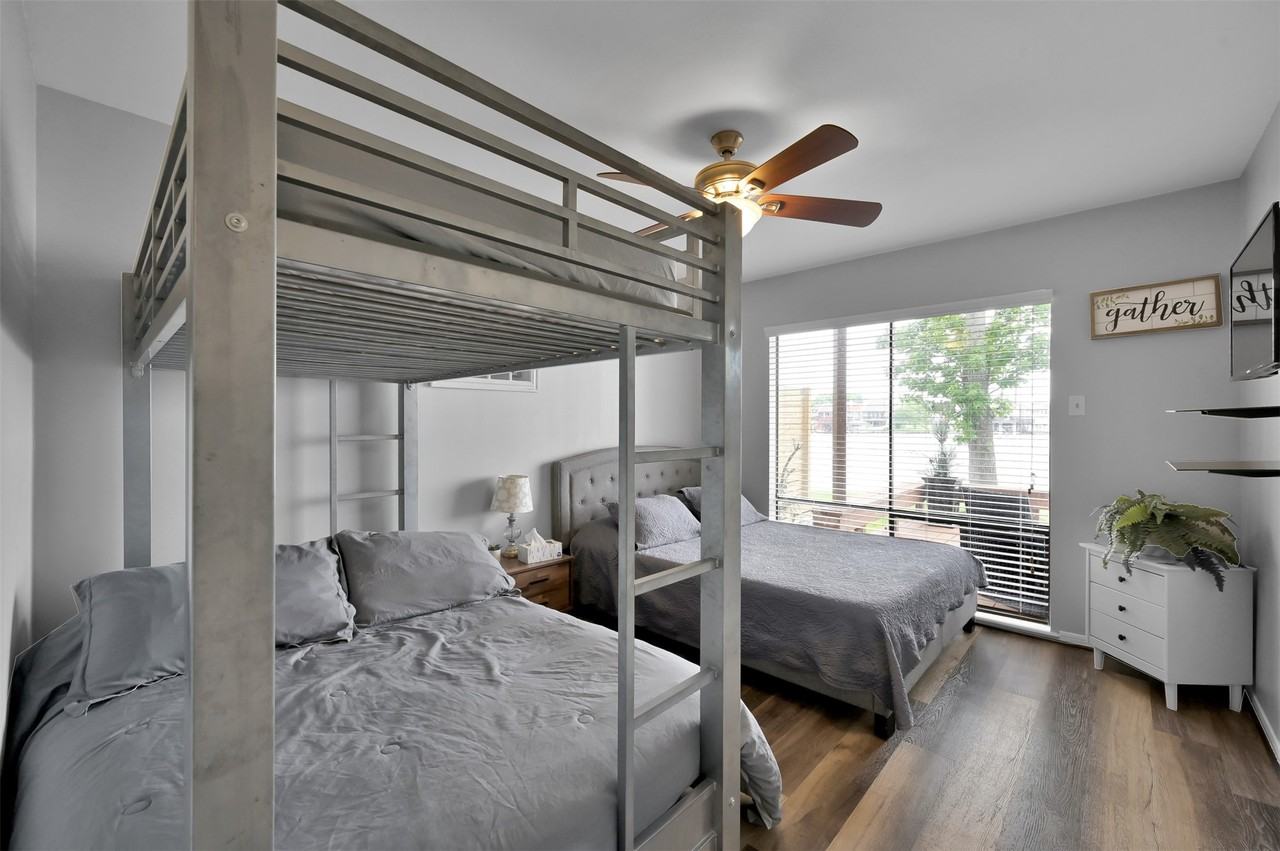 124 April Point Dr N #124 - Photo 7 of 26