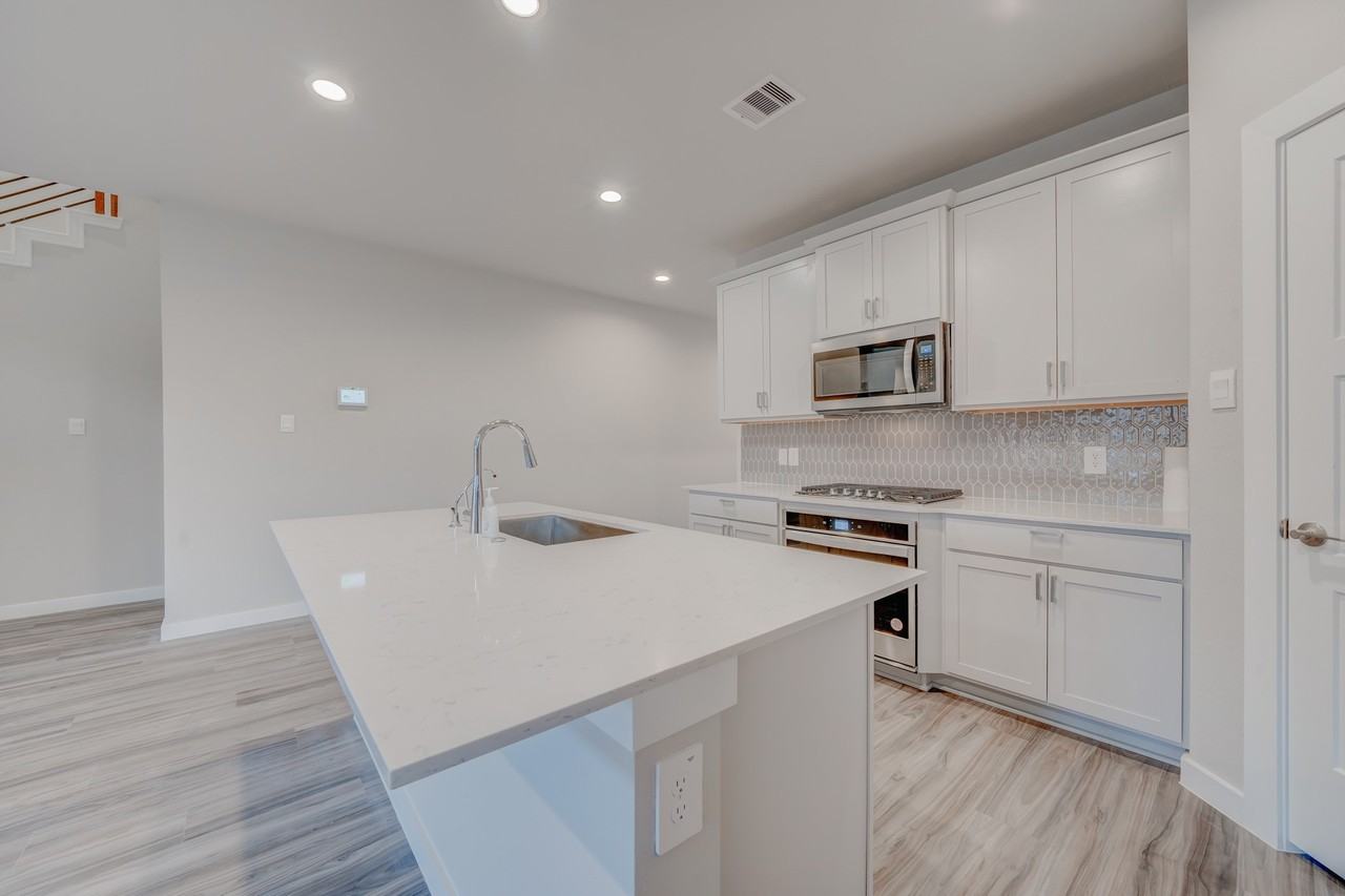 14257 Lake Lodge Dr #14257 - Photo 7 of 24