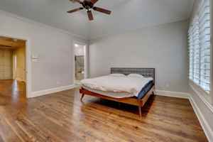 featured image of 5606 Pershing Ave #5606