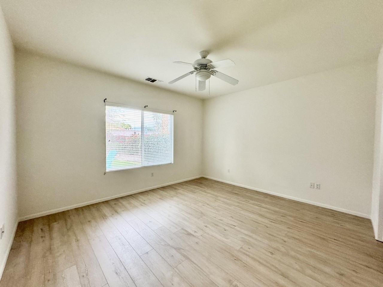 78686 Hampshire Ave #78686 - Photo 3 of 22