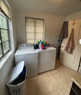 906 SW 7th Ave3 #906-3 - Photo 3 of 7