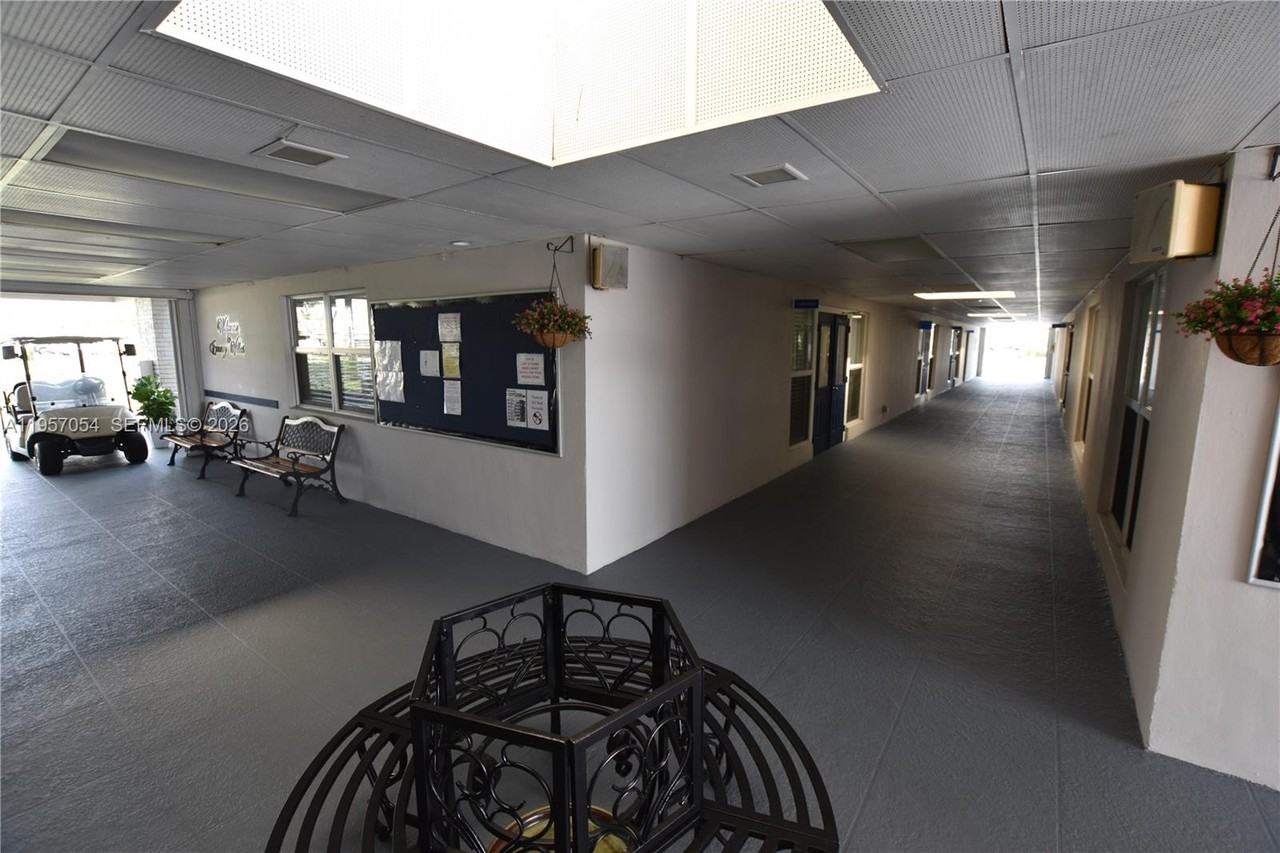 2750 Emory Dr W #2750H - Photo 3 of 37