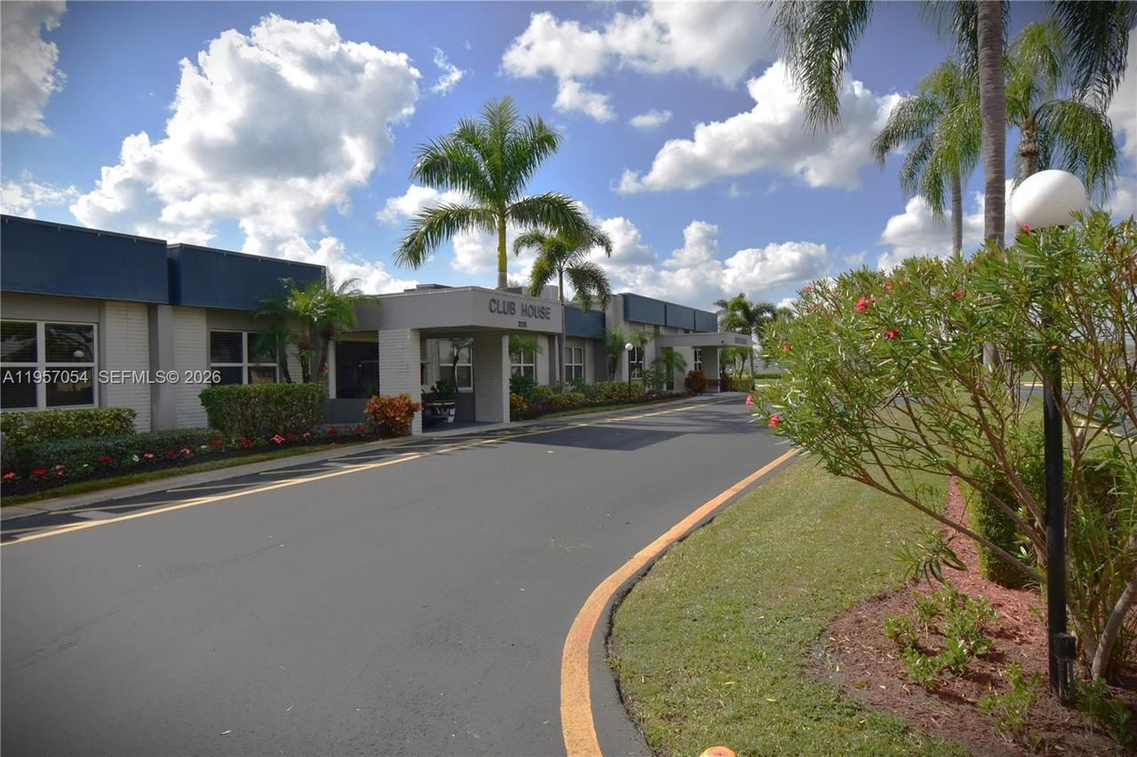 2750 Emory Dr W #2750H - Photo 7 of 37