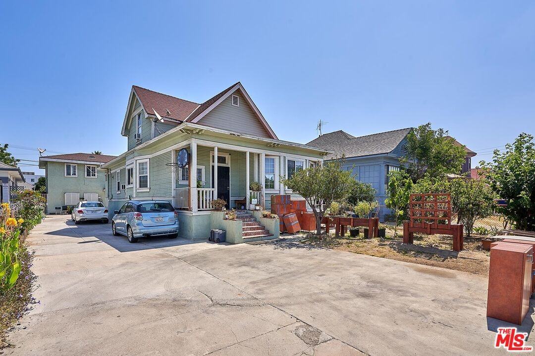 805 E 21st St #805-1 - Photo 2 of 8