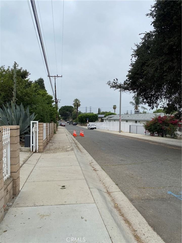 26079 Juanita St #26079 - Photo 3 of 4