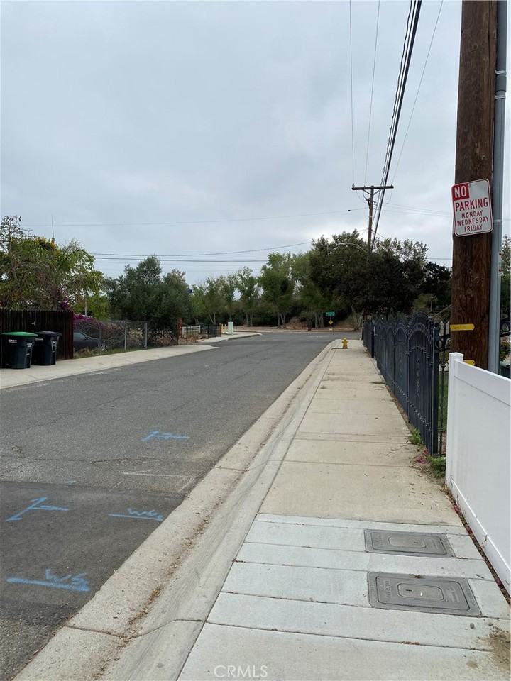 26079 Juanita St #26079 - Photo 4 of 4