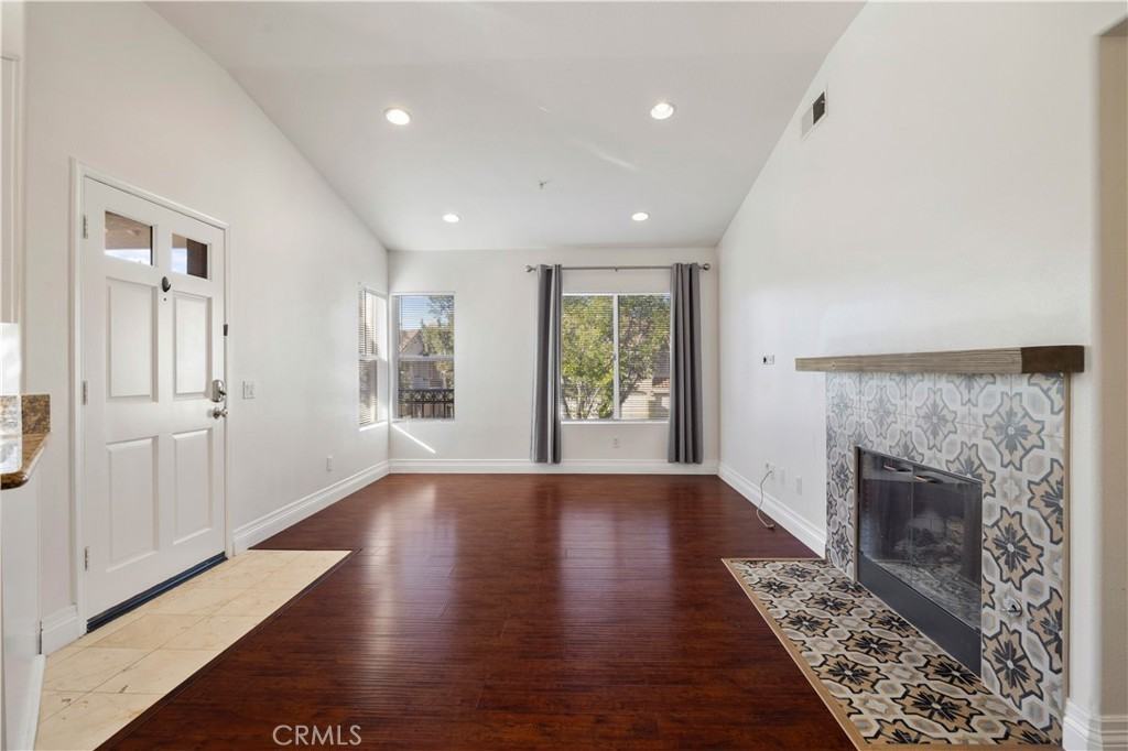 202 California Ct #202 - Photo 2 of 26