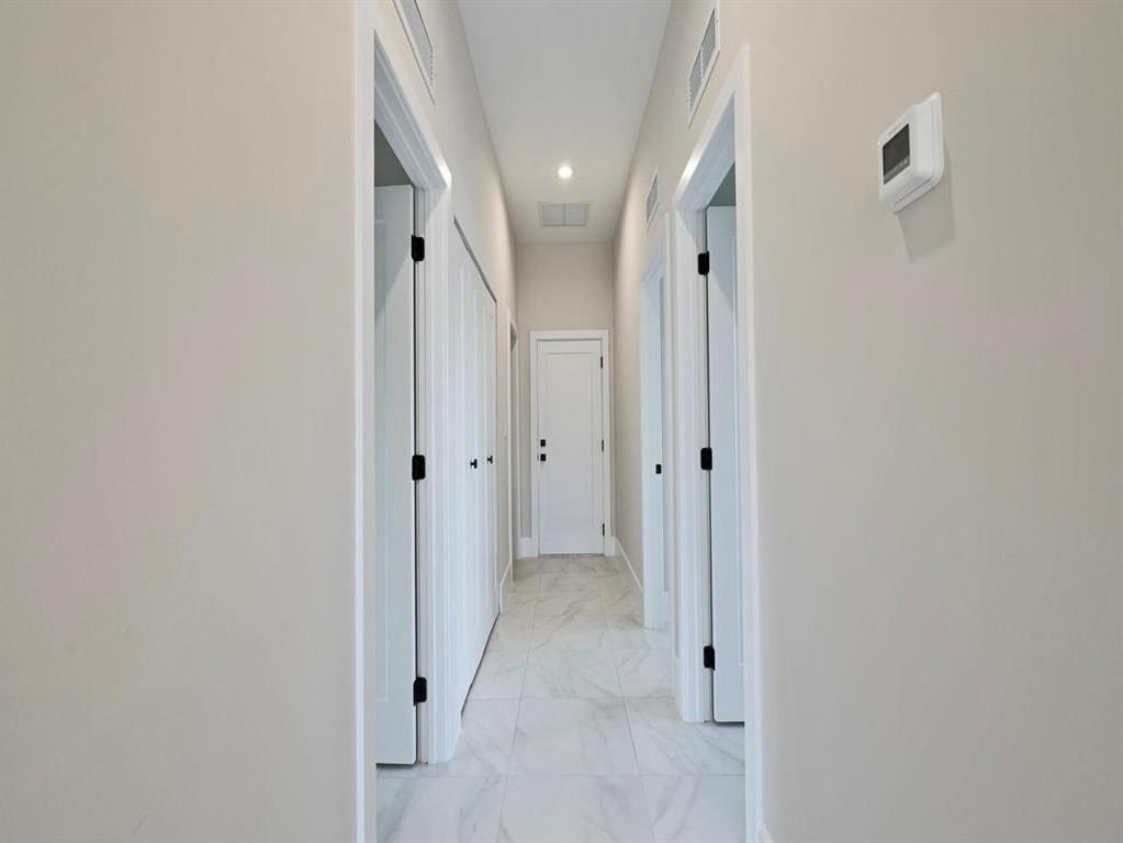 560 Nw 12th St #560 - Photo 2 of 31