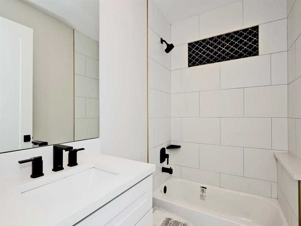 560 Nw 12th St #560 - Photo 4 of 31