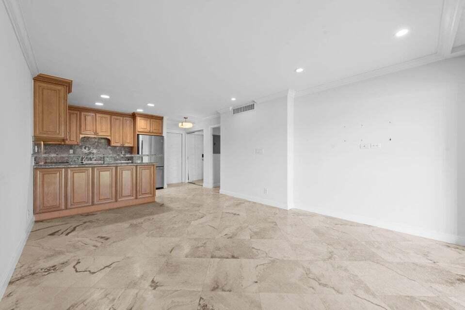 451 Greensward Ln #451201B - Photo 7 of 12