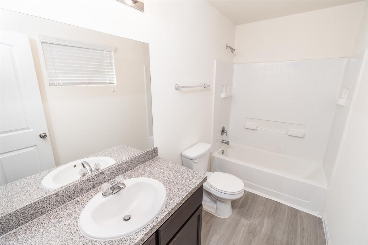 5614 Latta Plantation Dr #5614 - Photo 5 of 9