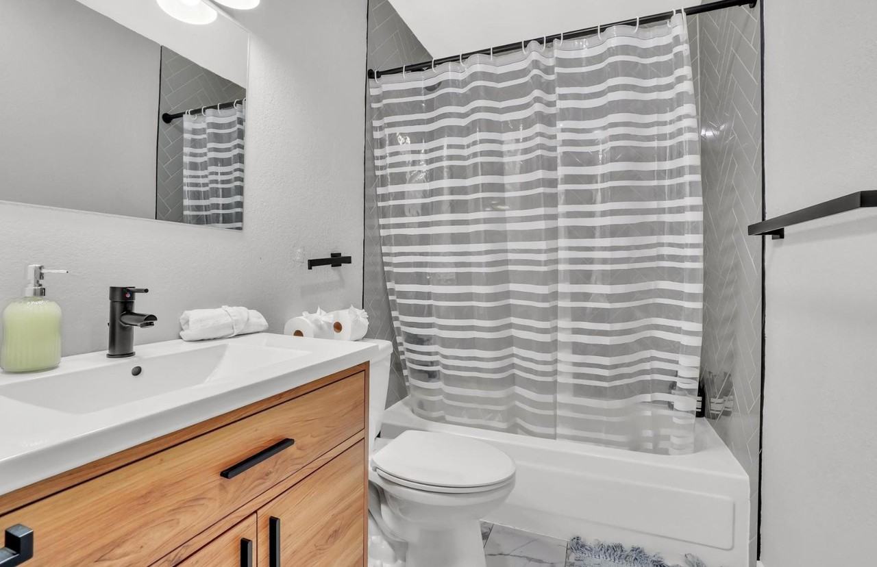 Webster St - Photo 2 of 6