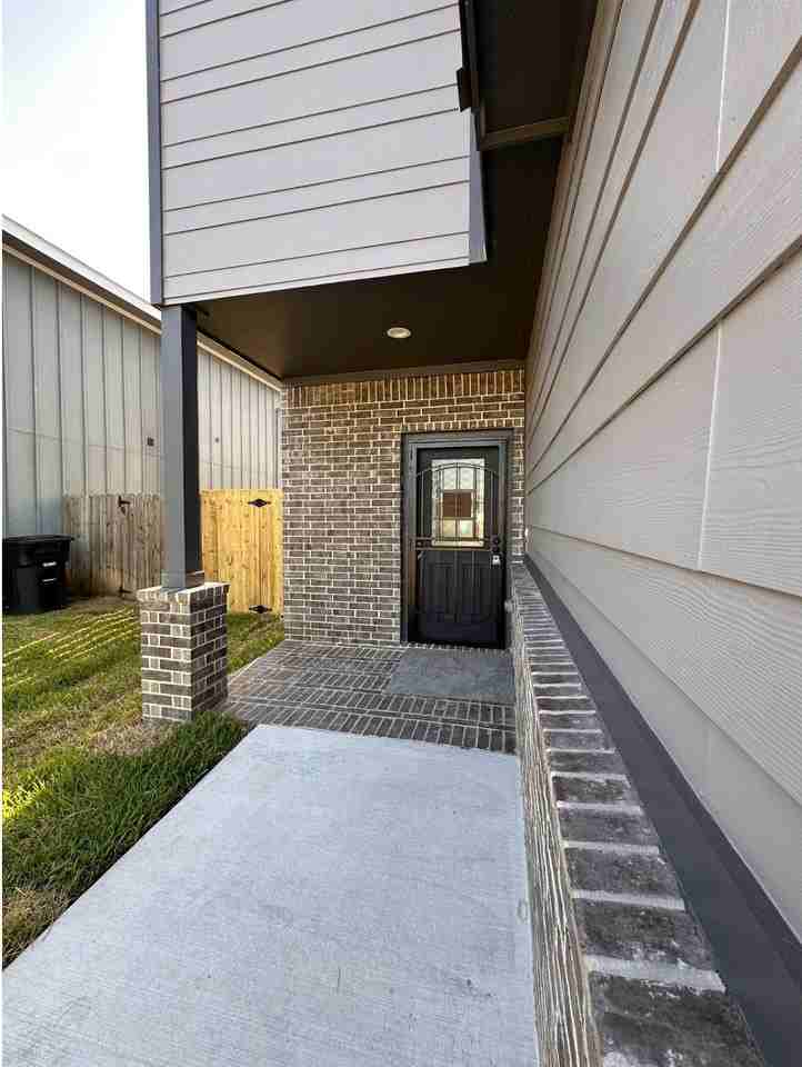 7710 Darnay Dr #7710A - Photo 3 of 33