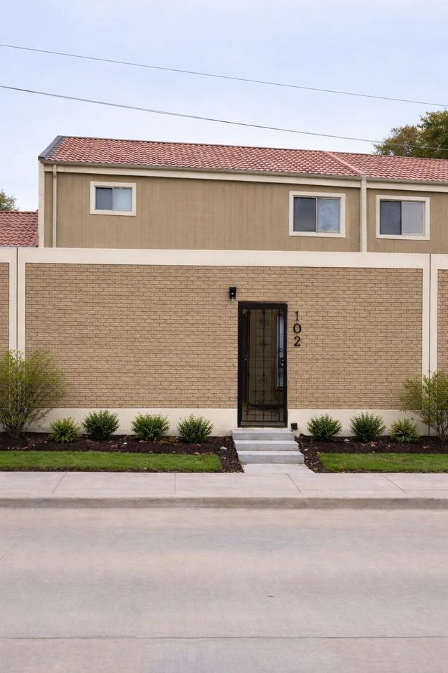 800 N San Jacinto St #800-102 - Photo 3 of 7