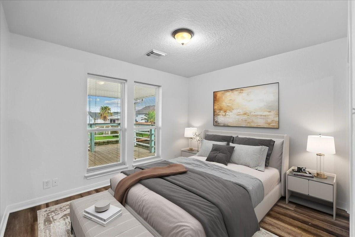 933 Bonita St #933 - Photo 3 of 47