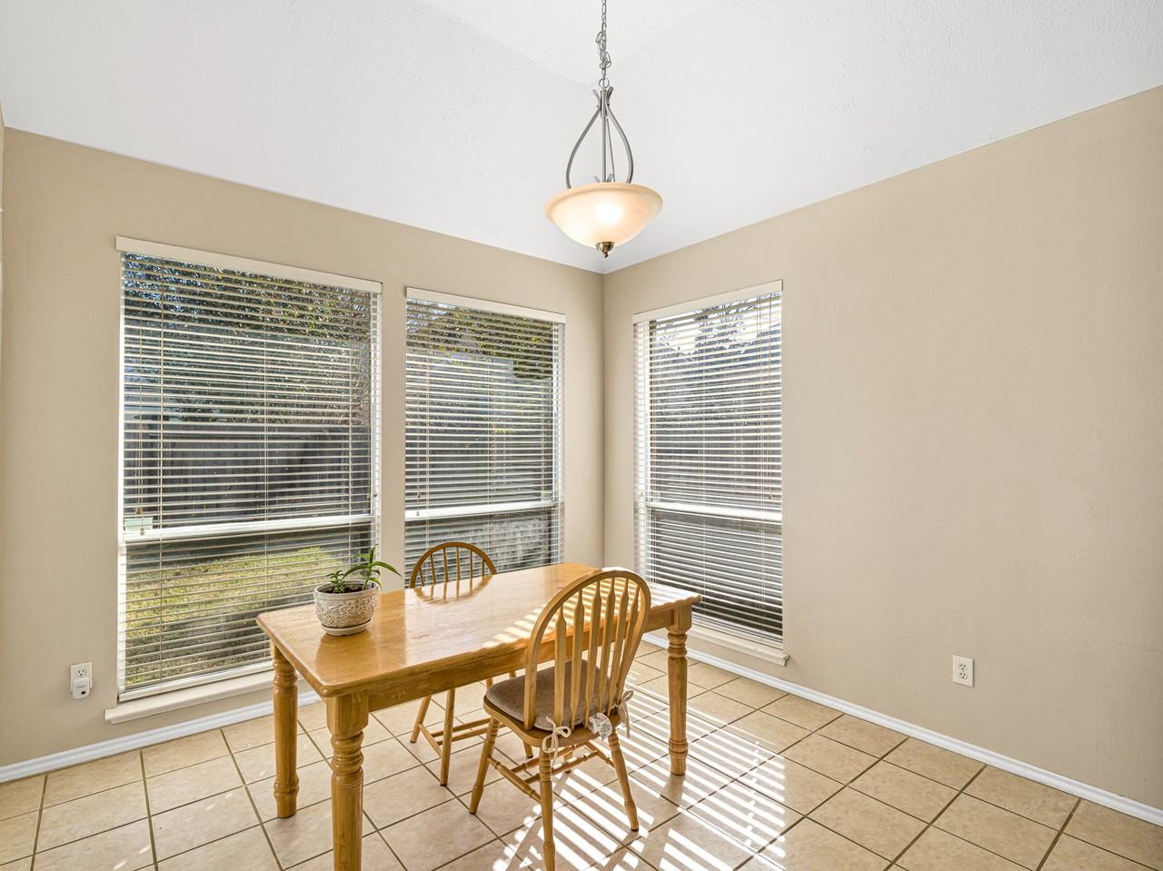 3319 Shadowbark Dr #3319 - Photo 4 of 35