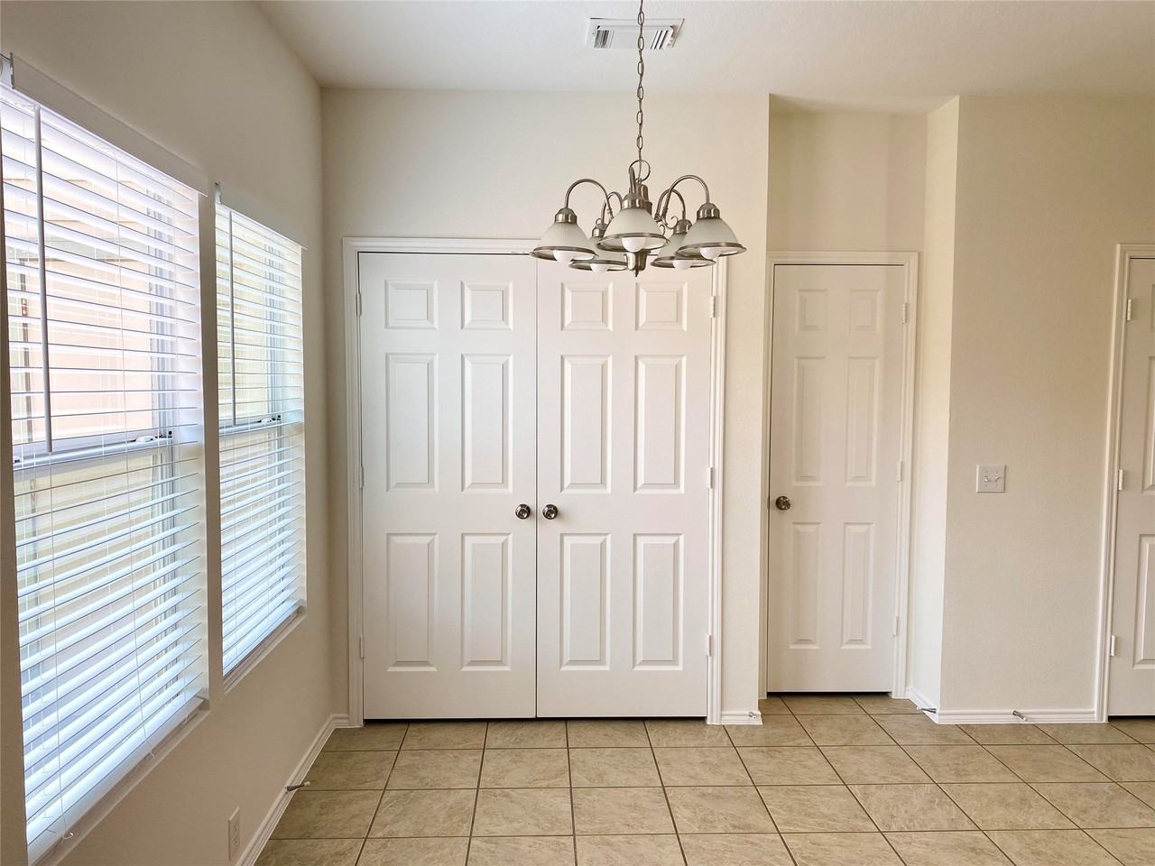 29726 Sullivan Oaks Dr #29726 - Photo 2 of 25