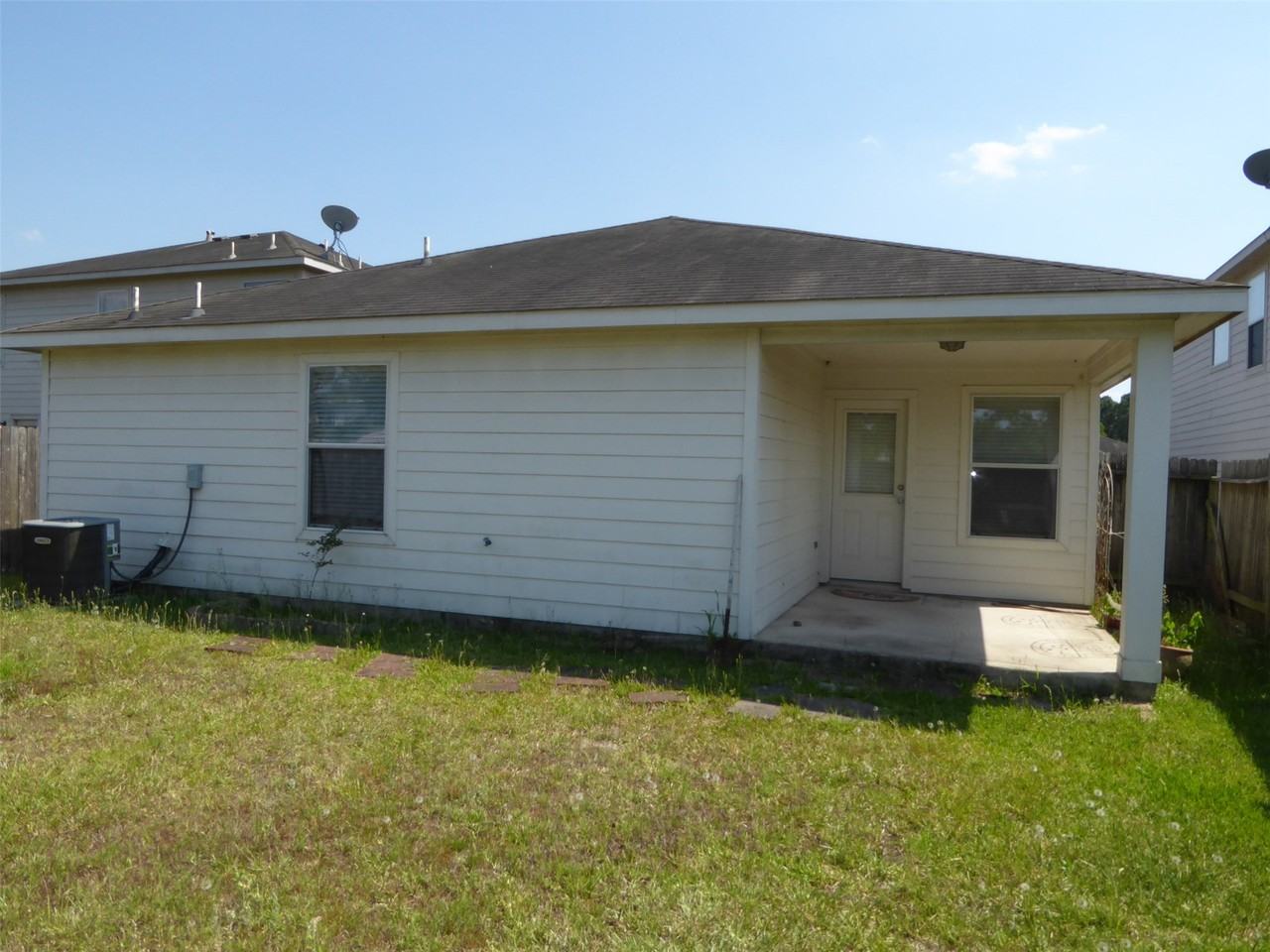 28831 Frio River Loop #28831 - Photo 6 of 30