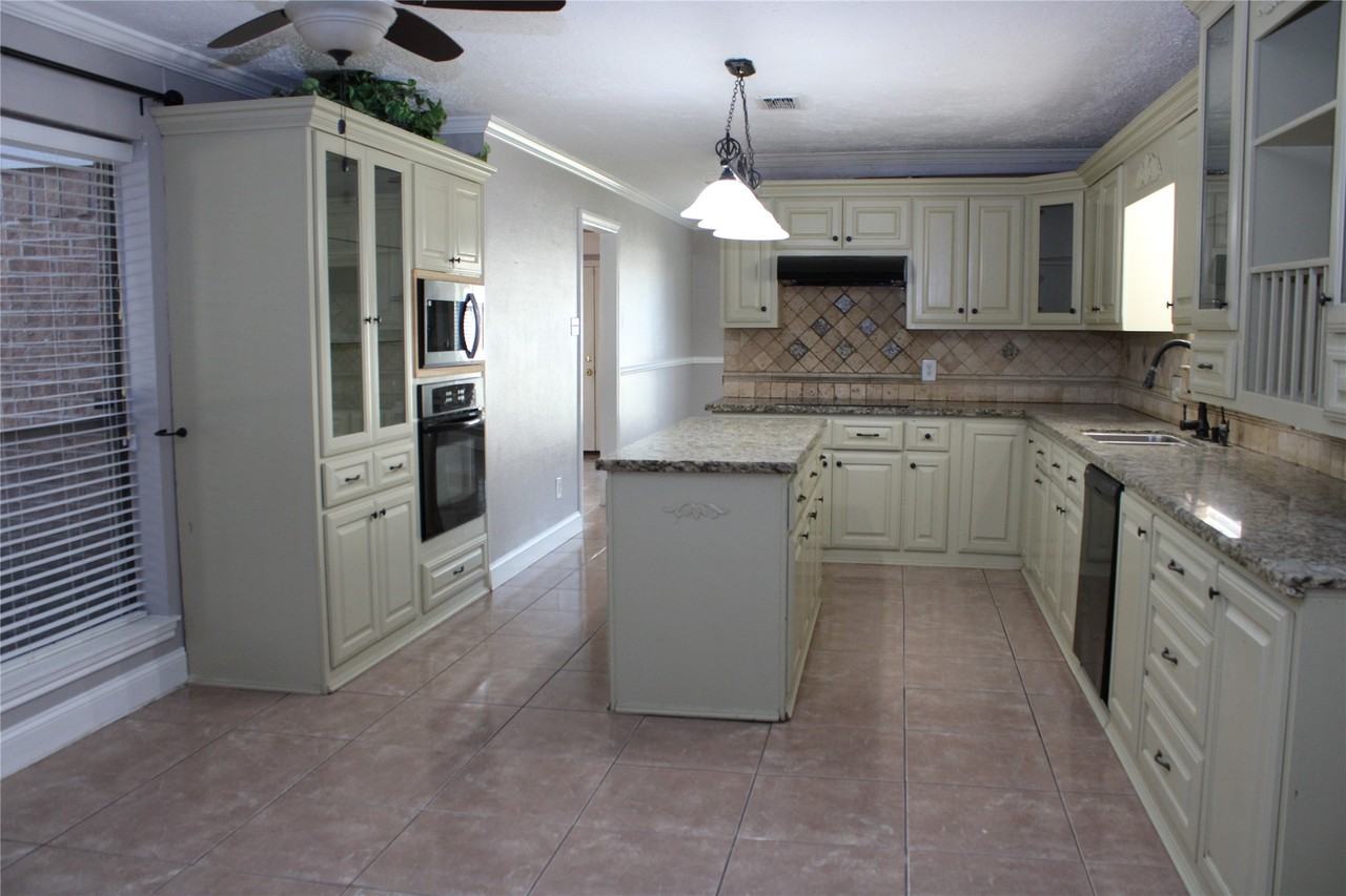 15910 Boatswain Ct #15910 - Photo 5 of 49