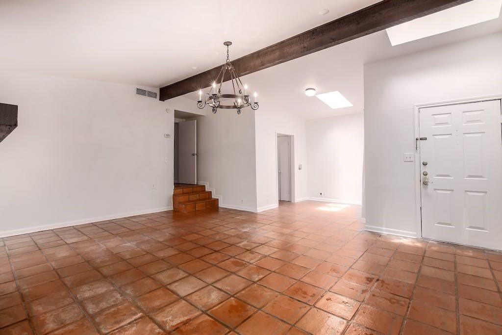 2909 Windsor Rd #2909B - Photo 7 of 14