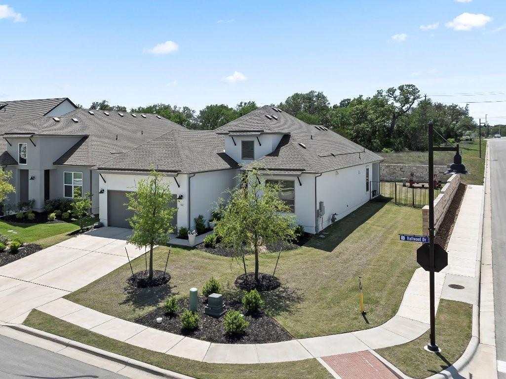 523 Hallwood Dr #523 - Photo 4 of 39