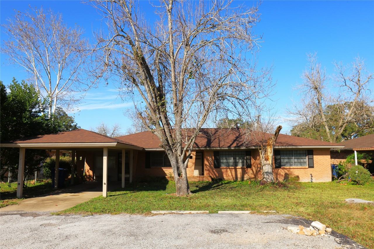 103 E Meadow Ln #103 - Photo 2 of 15