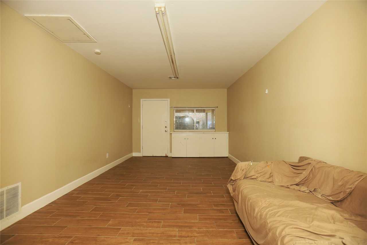 103 E Meadow Ln #103 - Photo 6 of 15