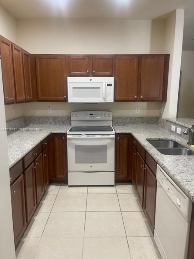 17051 Sw 96th St - Photo 4 of 16