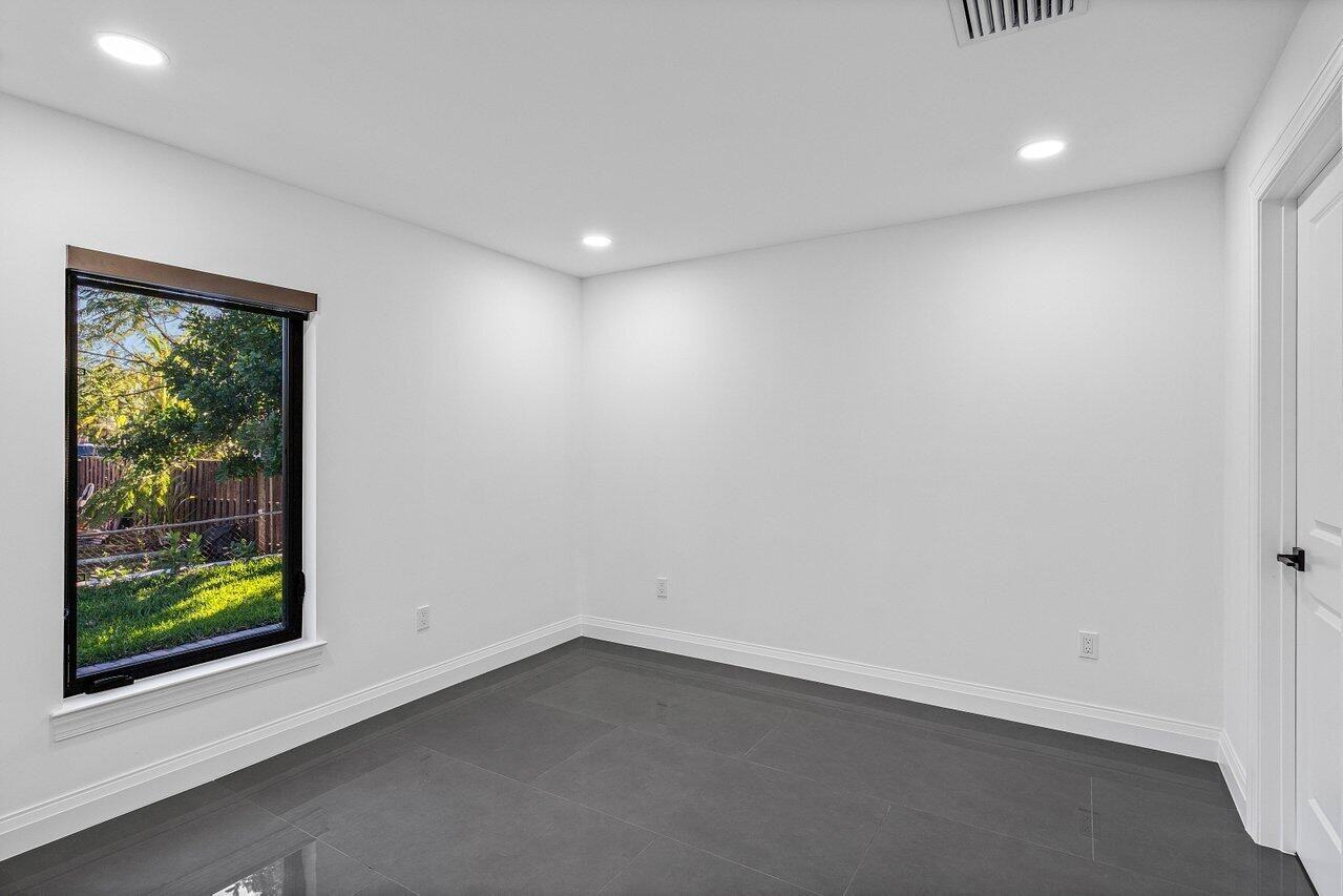 1827 Palm Acres Dr #1827-3 - Photo 2 of 34