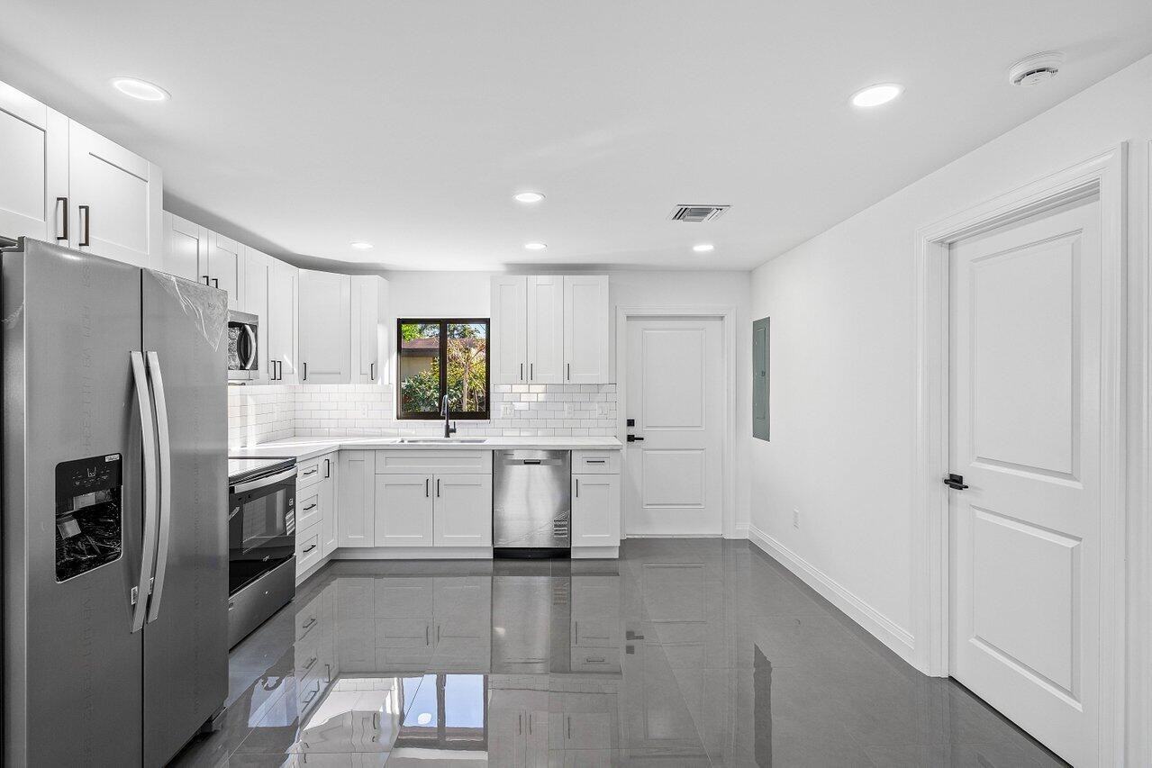 1827 Palm Acres Dr #1827-3 - Photo 5 of 34