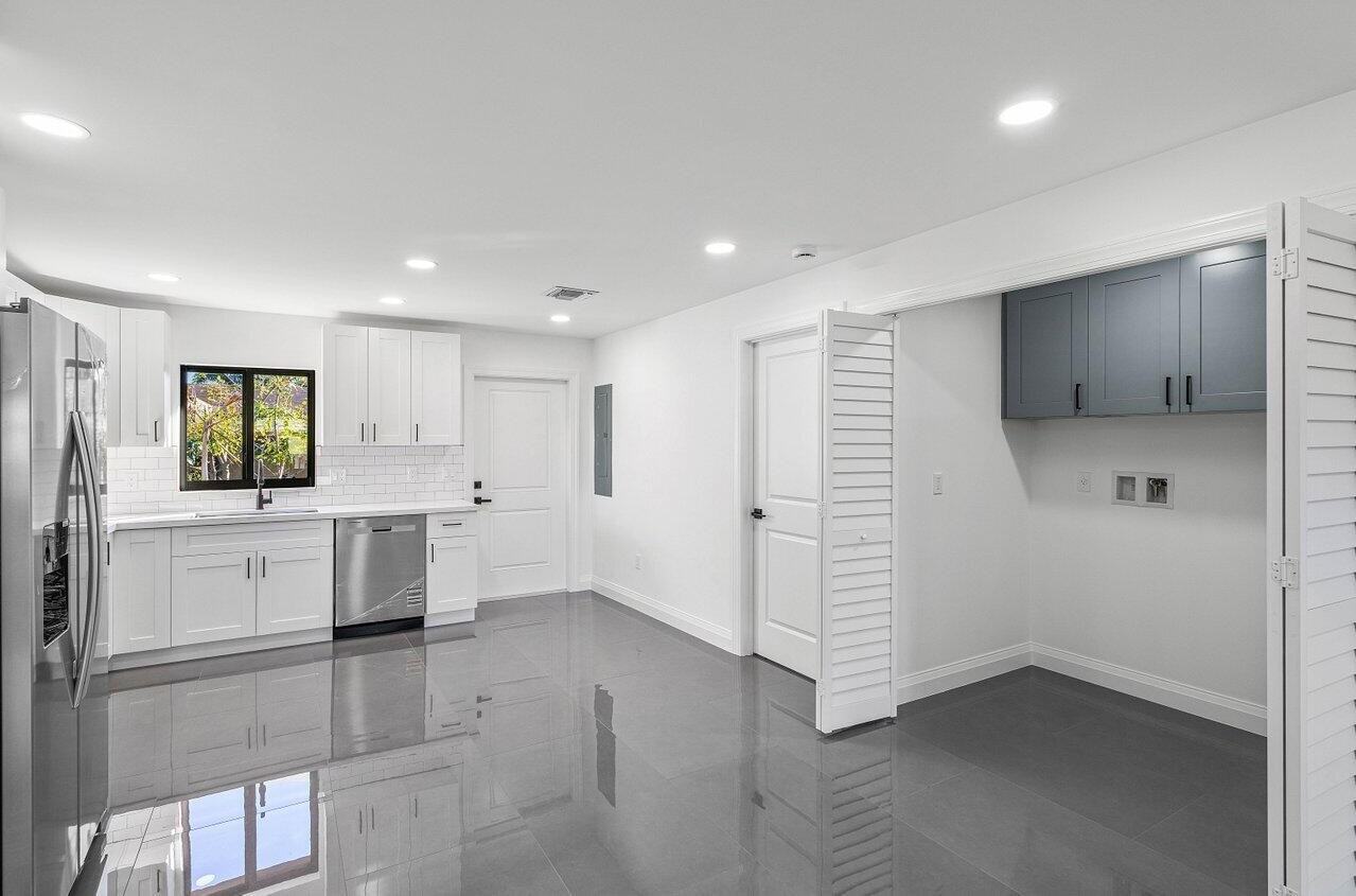 1827 Palm Acres Dr #1827-3 - Photo 6 of 34