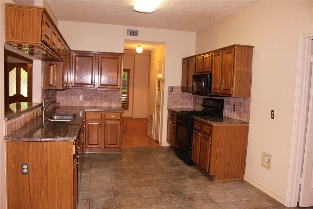 2141 Surrender Ave #2141 - Photo 7 of 38