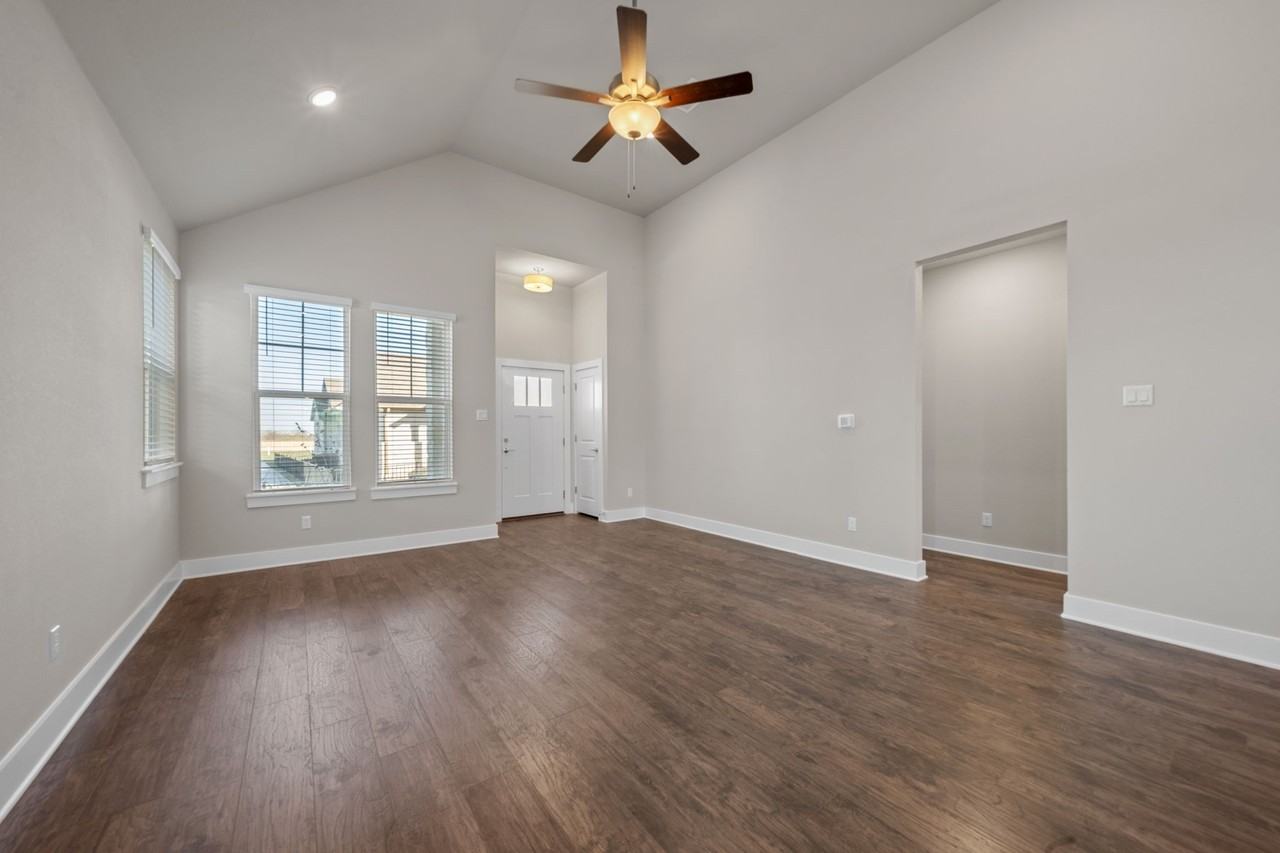 217 Pinnacle Ln #217 - Photo 2 of 33