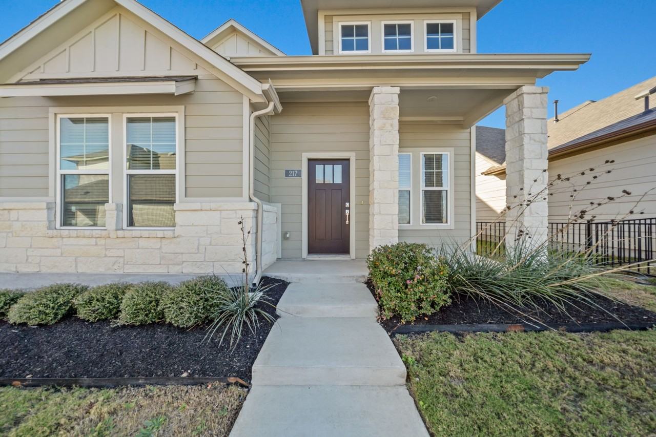 217 Pinnacle Ln #217 - Photo 7 of 33